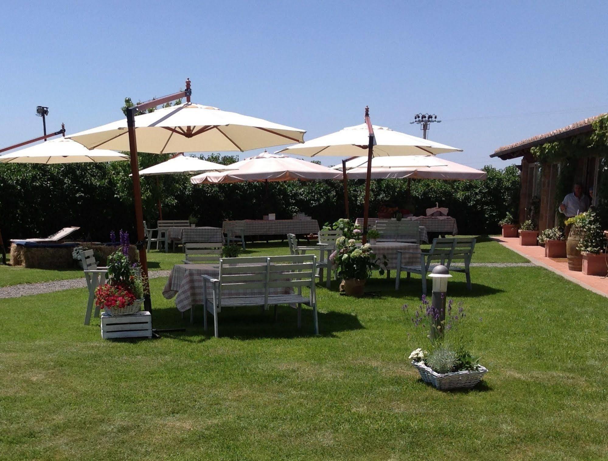 Agriturismo Casale Bonaparte Cellere Exterior foto